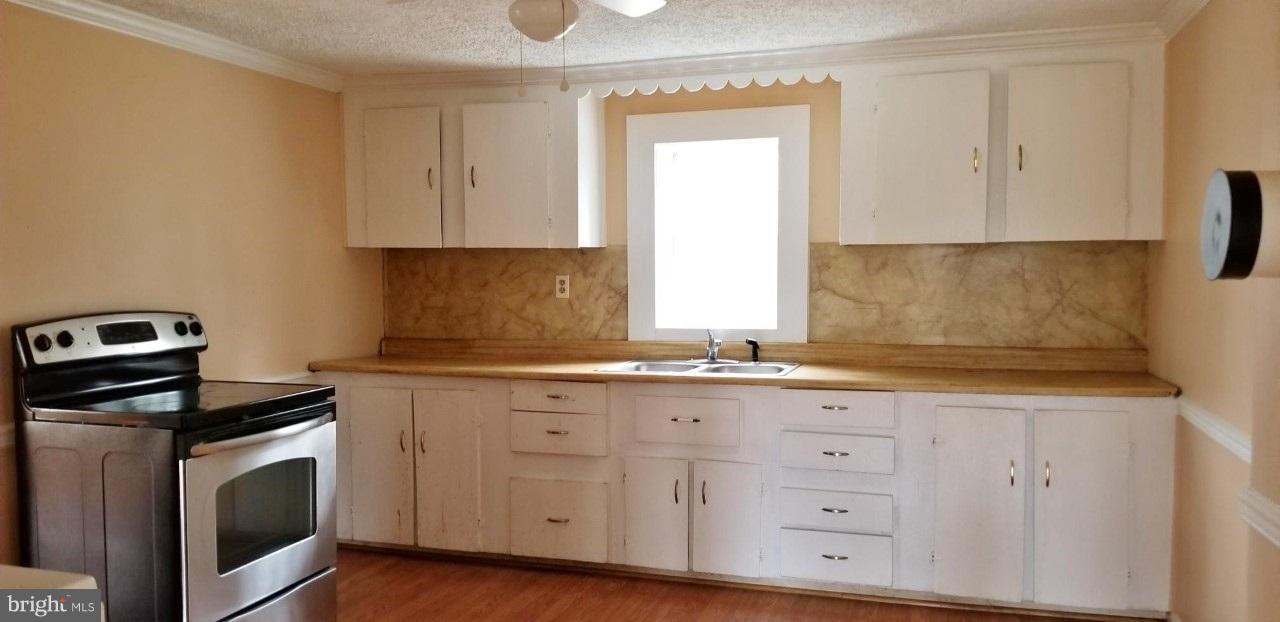 244 Hanback Road Gordonsville, VA 22942 - Photo 3 of 9 SPACIOUS KITCHEN