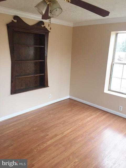 244 Hanback Road Gordonsville, VA 22942 - Photo 5 of 9 LIVING ROOM W/BUILT-INS