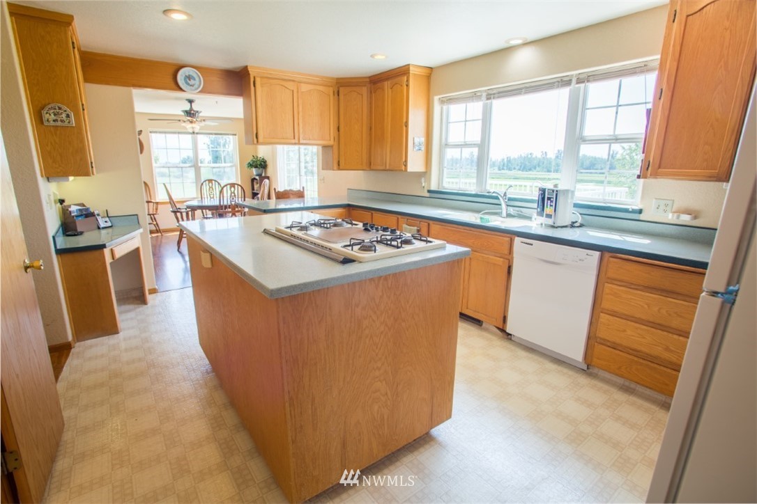 7330 East Wiser Ridge Road Lynden, WA 98264 - Photo 11 of 25