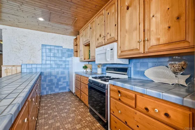 $7,990,000 | 1931 South Pacific Street, Oceanside, CA 92054