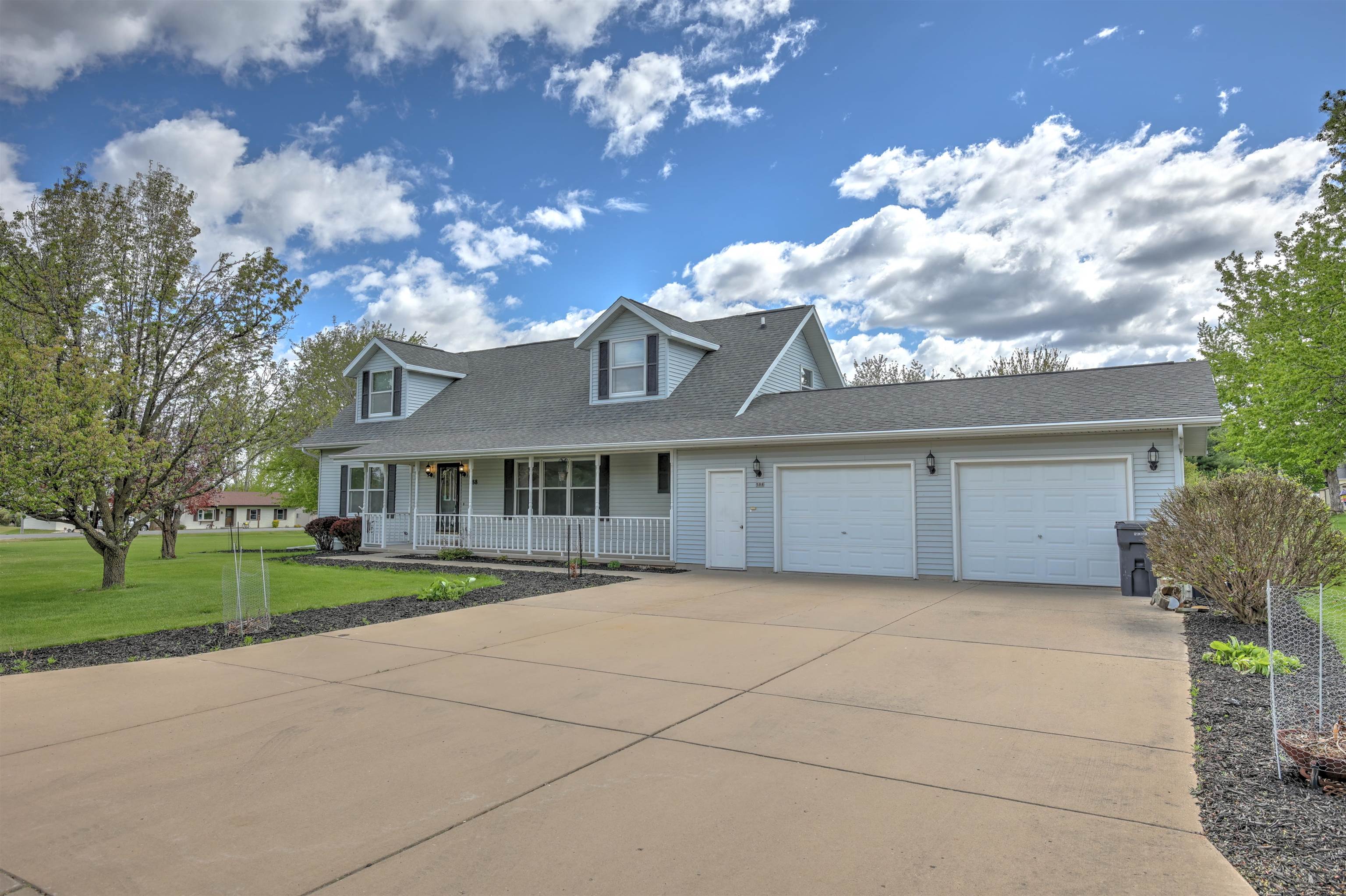 588 Ann Court Berlin, WI 54923 - Photo 1 of 43