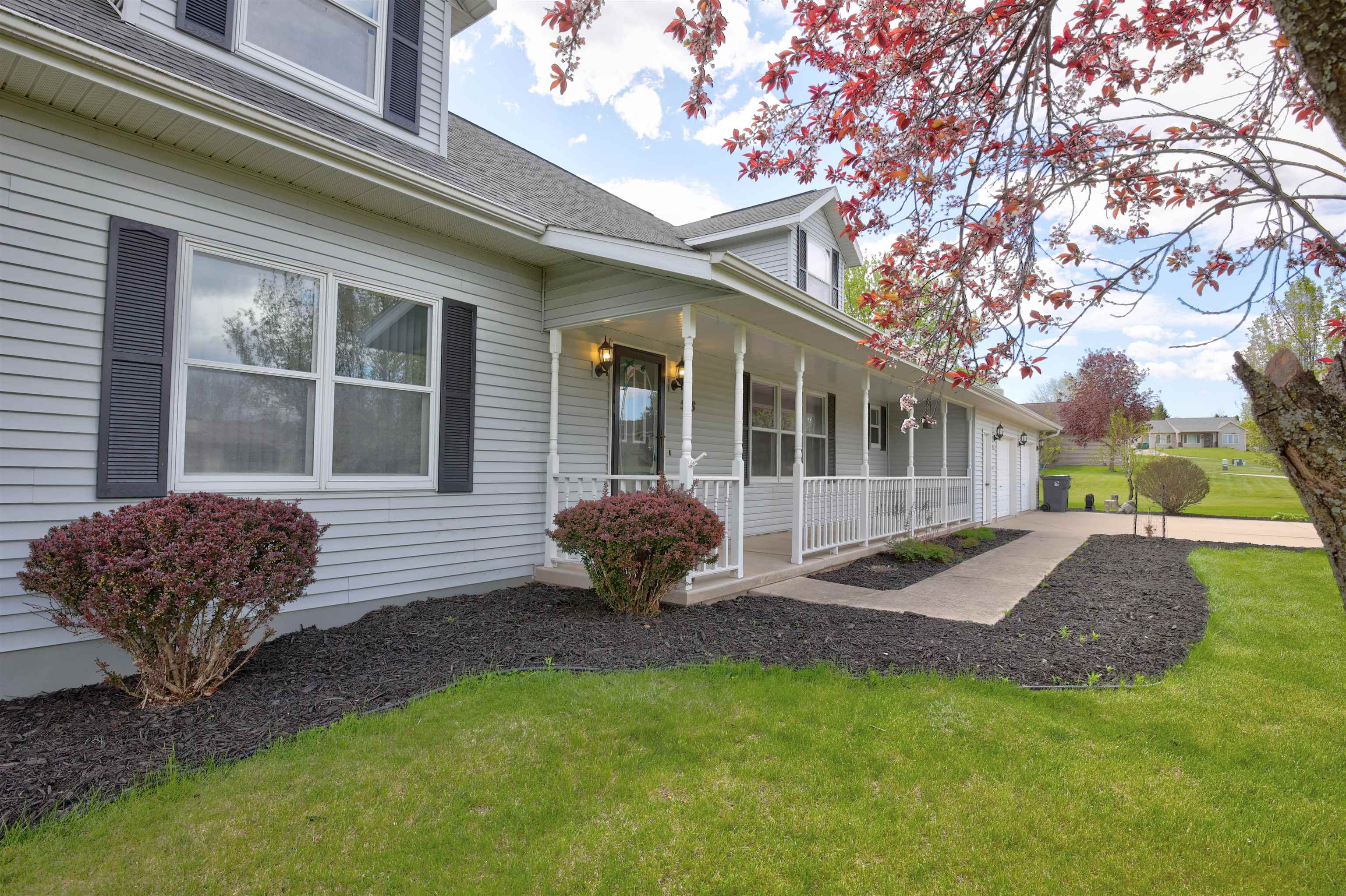 588 Ann Court Berlin, WI 54923 - Photo 2 of 43