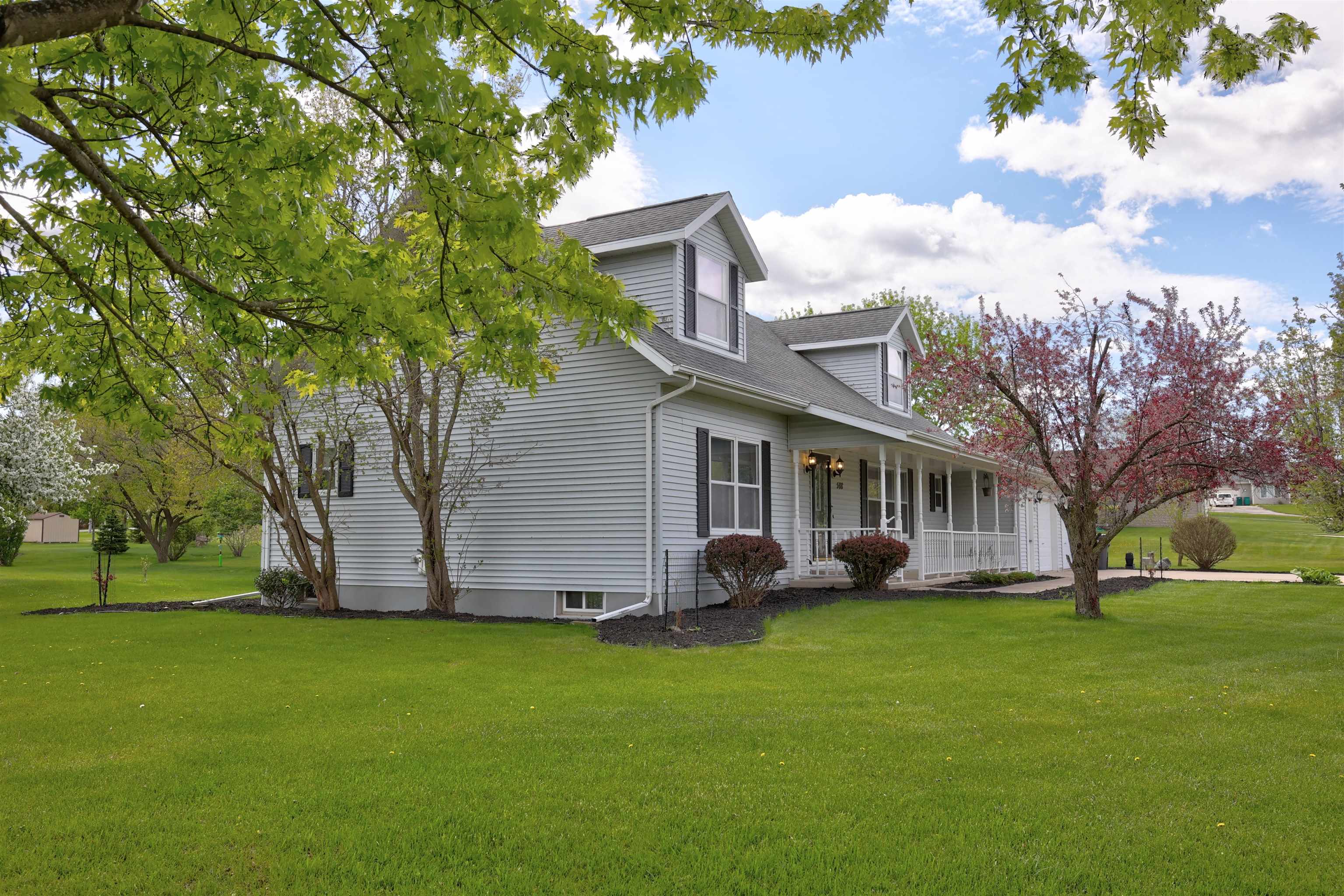 588 Ann Court Berlin, WI 54923 - Photo 4 of 43
