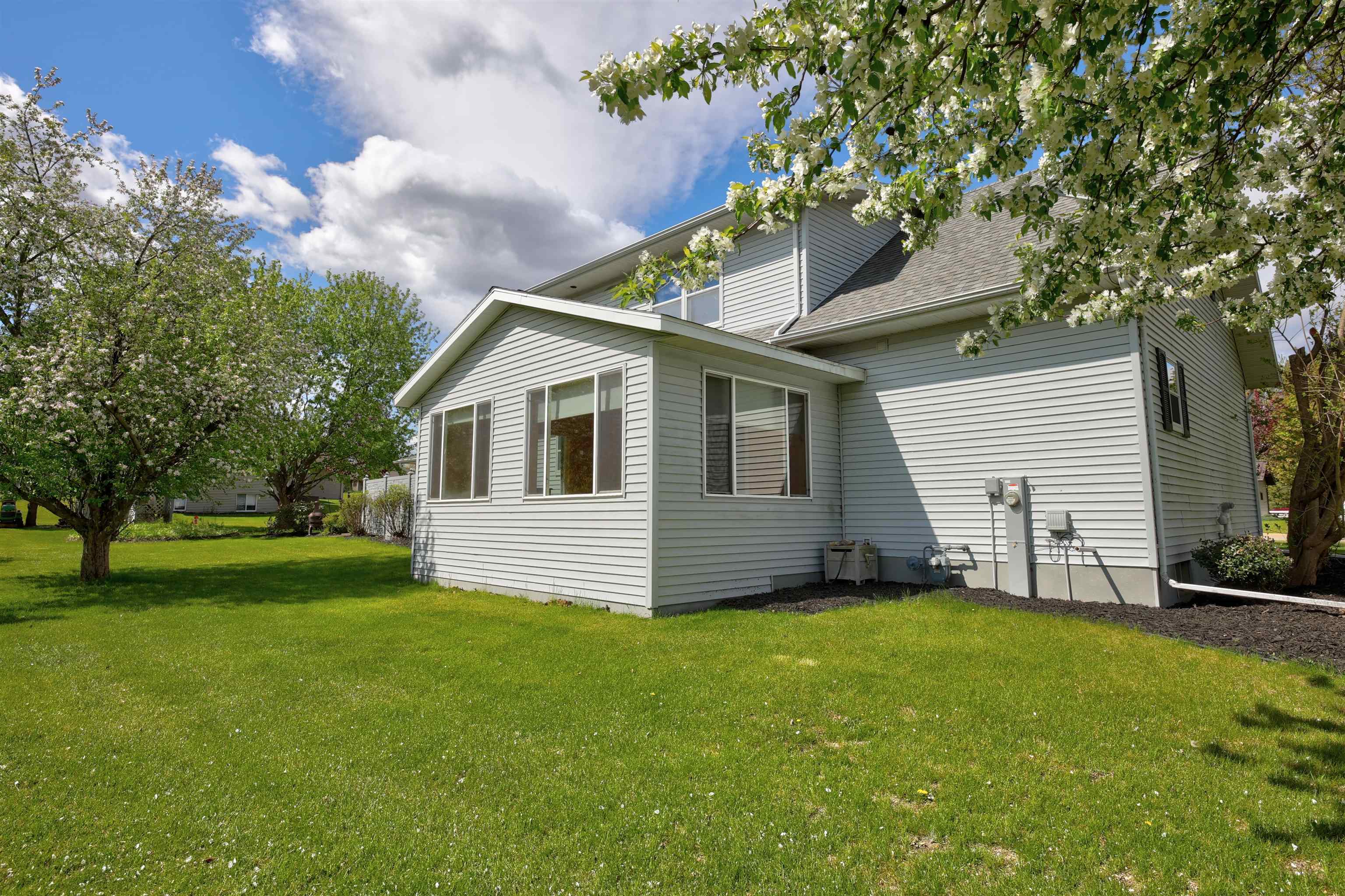 588 Ann Court Berlin, WI 54923 - Photo 6 of 43
