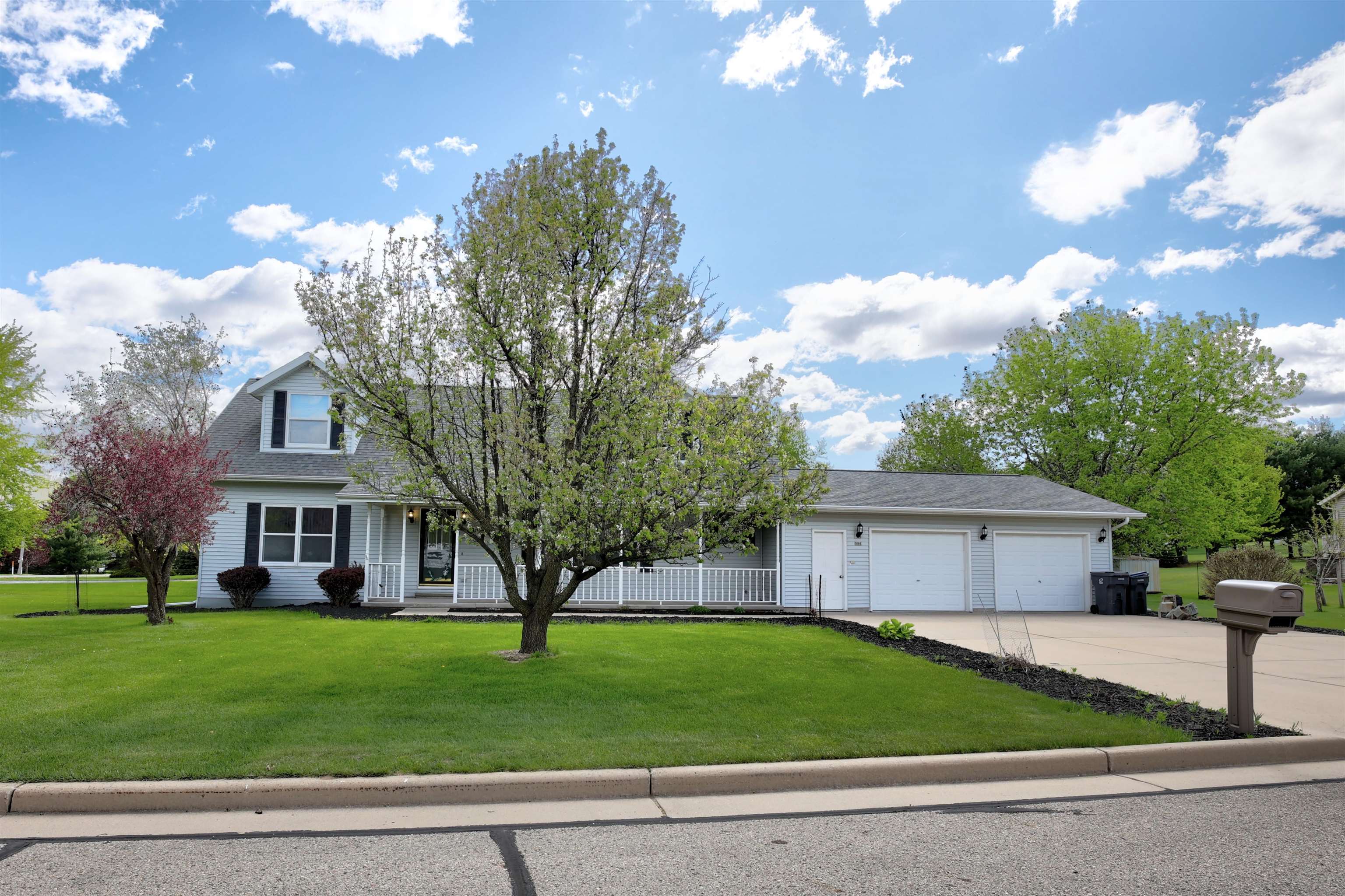 588 Ann Court Berlin, WI 54923 - Photo 8 of 43