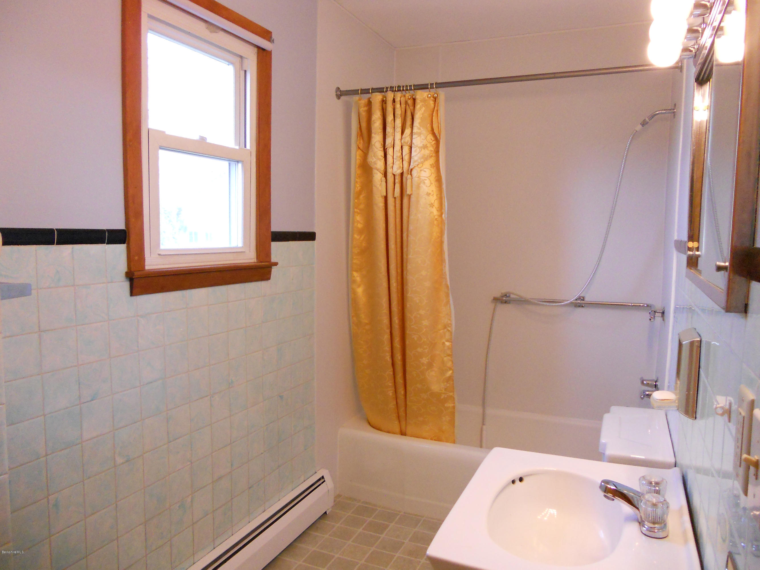 724 Daniels Road Clarksburg, MA 01247 - Photo 7 of 10 724 Daniels Rd 009