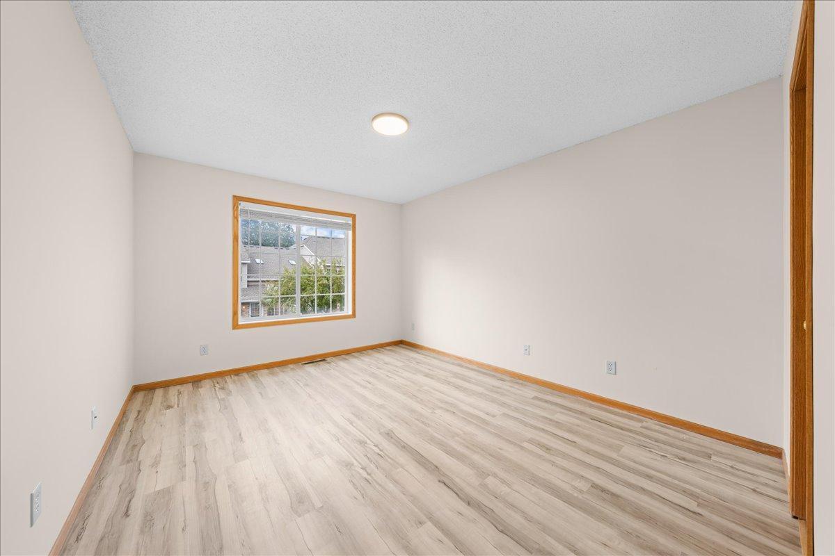 617 Grandview Way Hudson, WI 54016 - Photo 15 of 27 Gallery Image 15
