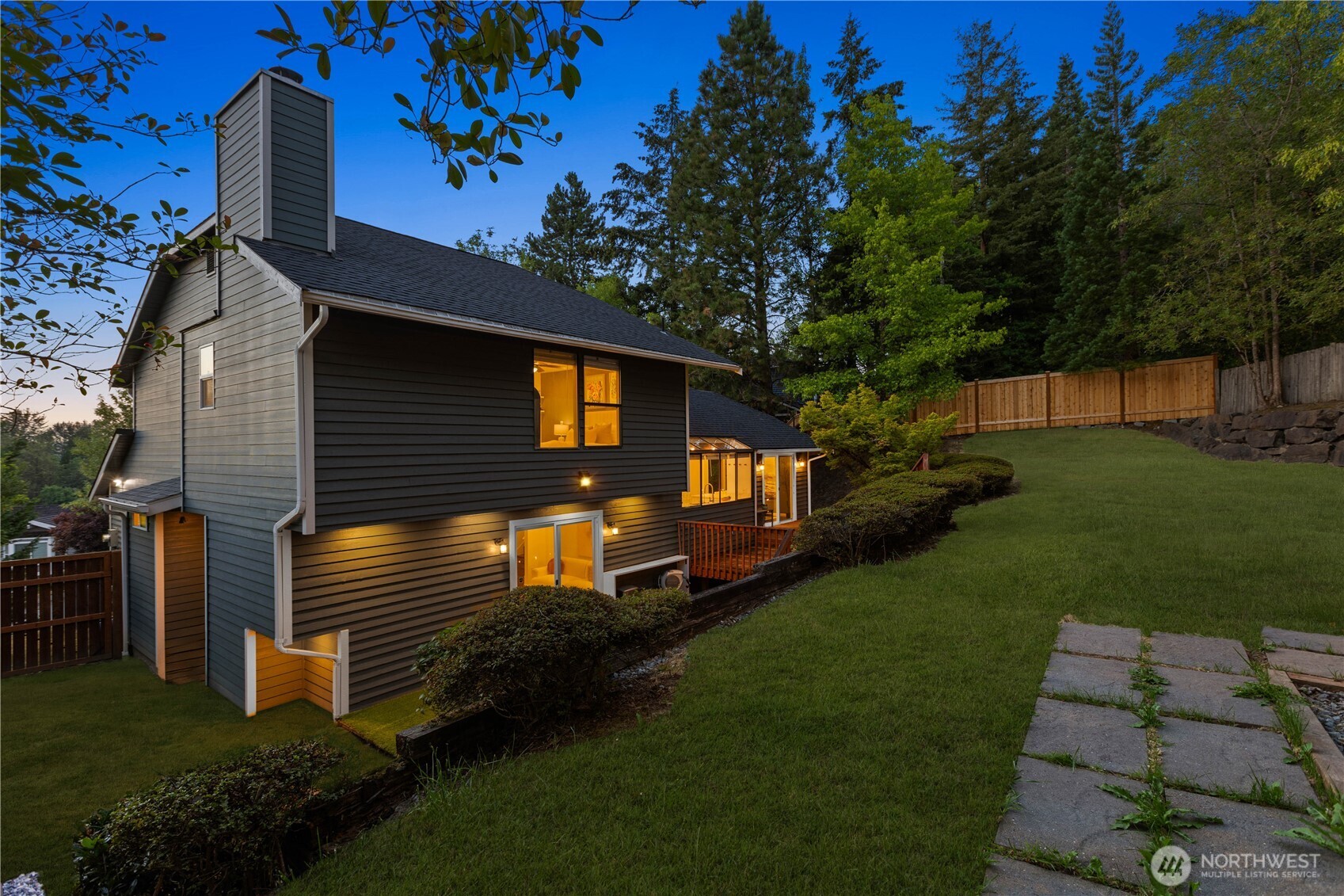 1111 South 27th Place Renton, WA 98055 - Photo 33 of 40