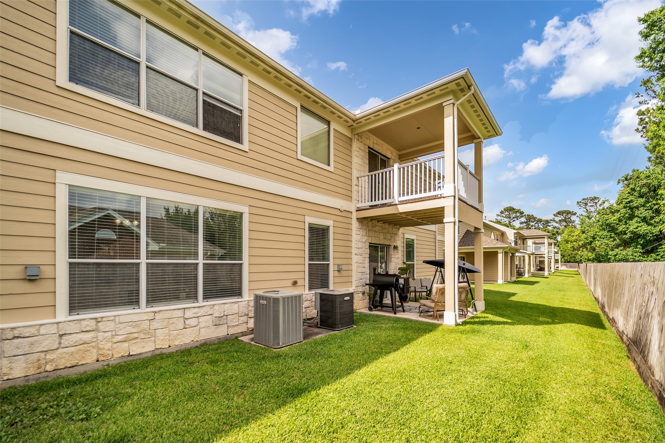 13600 Breton Ridge Street, Unit 20A Houston, TX 77070 - Photo 6 of 25 Ground level unit backyard view