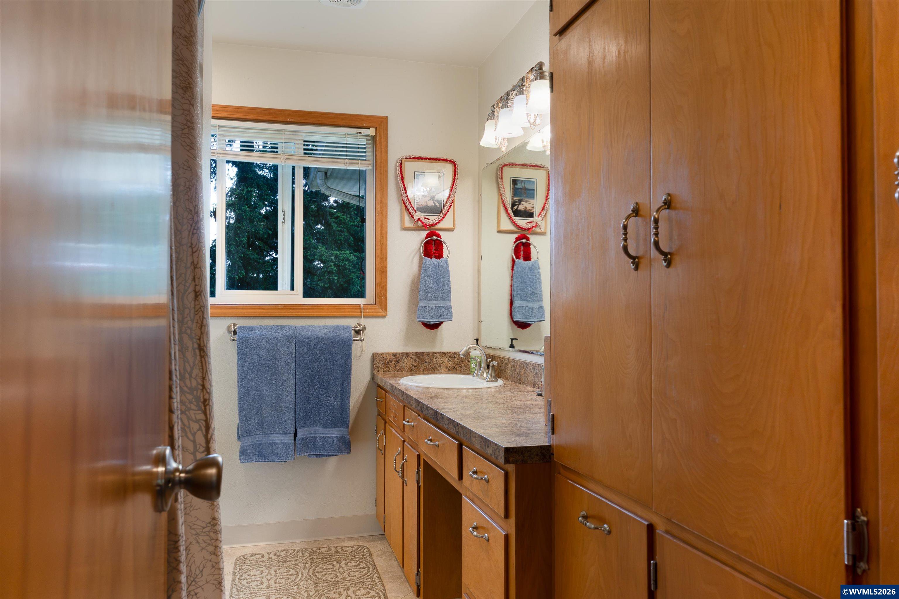 2981 Northwest Sunny Lane Albany, OR 97321 - Photo 13 of 40