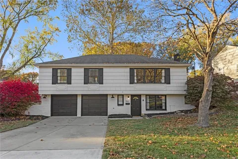$339,000 | 9216 Wedd Drive, Overland Park, KS 66212
