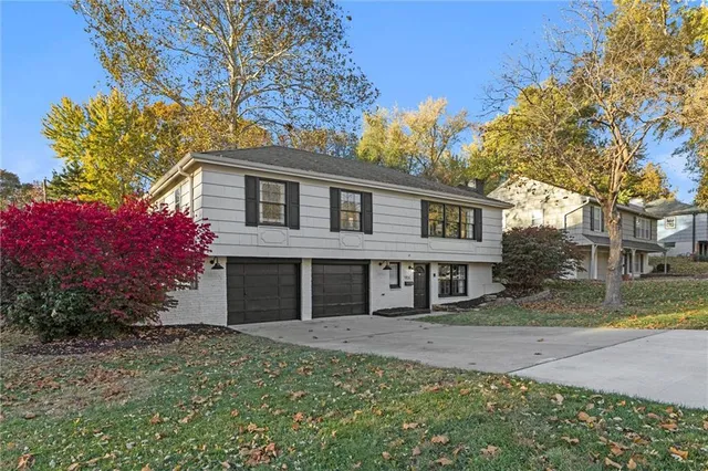 $339,000 | 9216 Wedd Drive, Overland Park, KS 66212