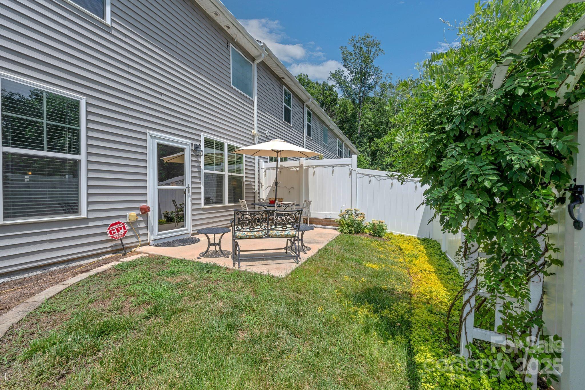 4 Finley Ridge Way Greensboro, NC 27455 - Photo 3 of 32 Gallery Image 3