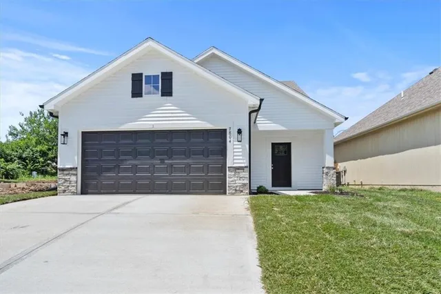 $349,950 | 7808 Northwest 122 Street, Kansas City, MO 64163