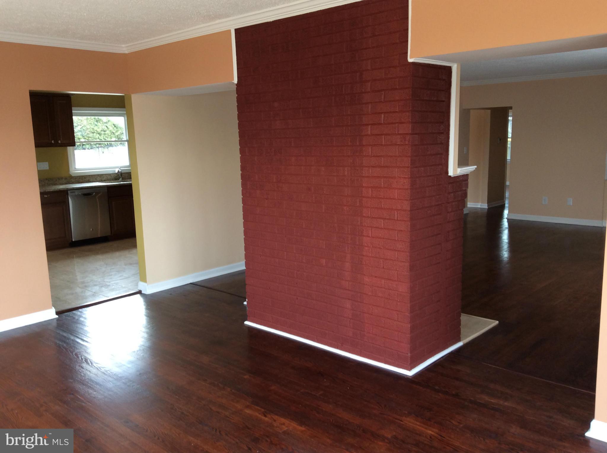 921 Ray Road Hyattsville, MD 20783 - Photo 16 of 26 Living Room
