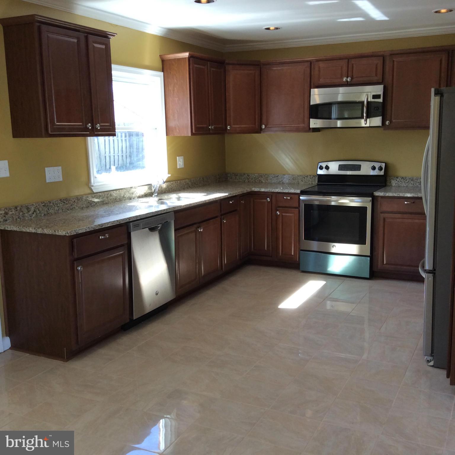 921 Ray Road Hyattsville, MD 20783 - Photo 3 of 26 Kitchen