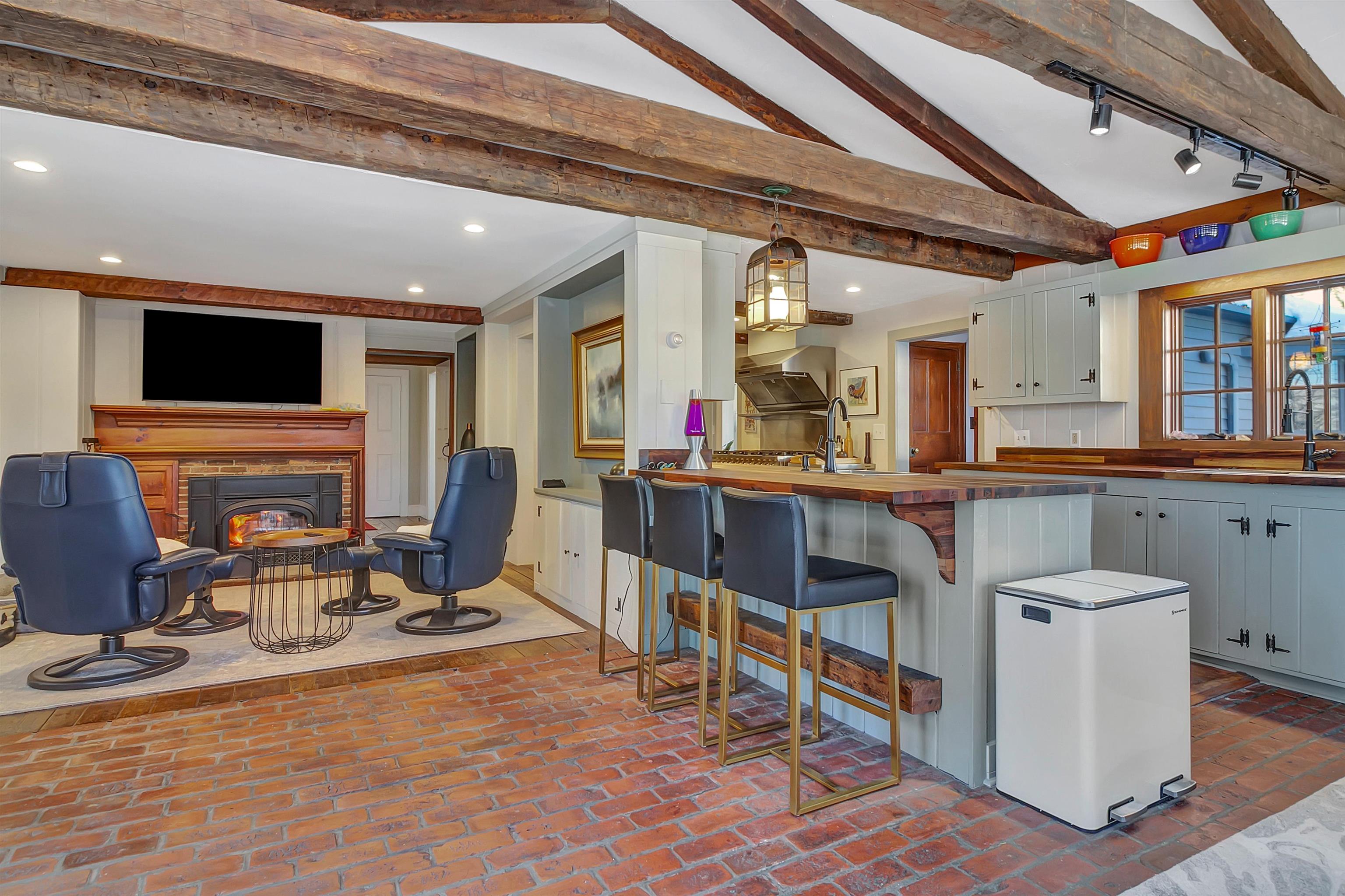 180 Grove Street Rutland, VT 05701 - Photo 5 of 51