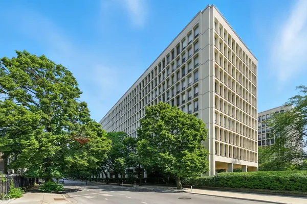 $1,600 | 1400 East 55th Place, Unit 703S, Chicago, IL 60637