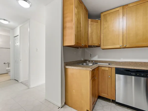 $1,600 | 1400 East 55th Place, Unit 703S, Chicago, IL 60637
