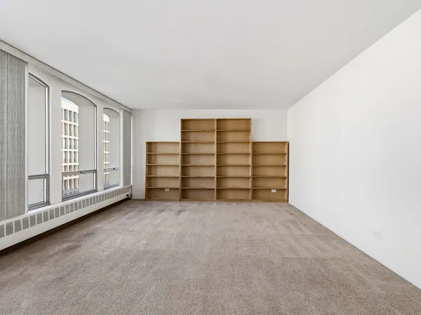 $1,600 | 1400 East 55th Place, Unit 703S, Chicago, IL 60637