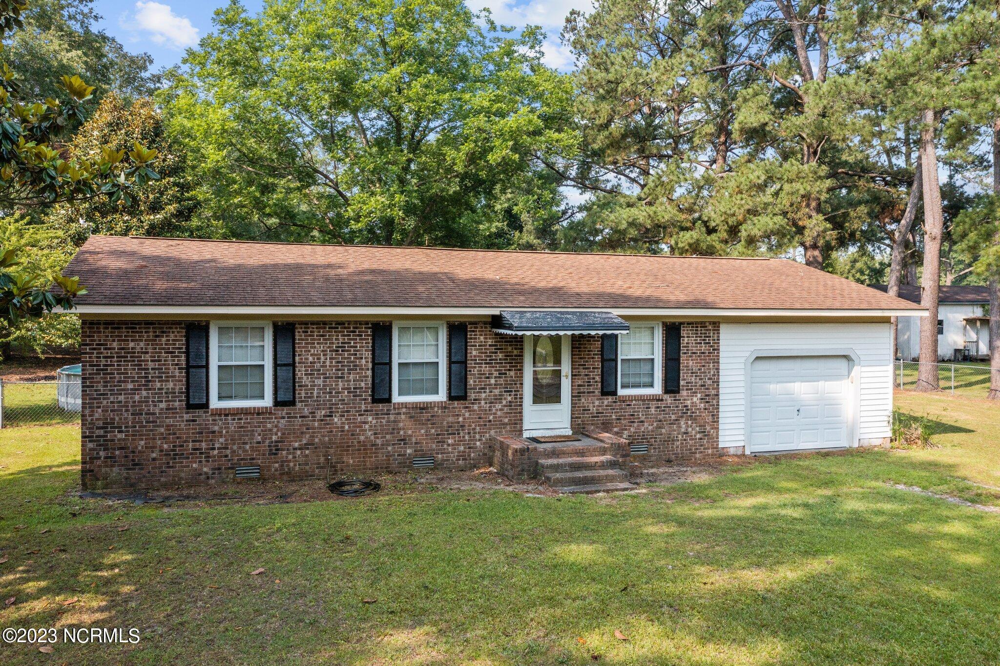 110 Chips Road Vanceboro, NC 28586 - Photo 4 of 38 front of house