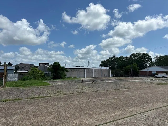 $25,000 | 200-208 5th Avenue, McComb, MS 39648