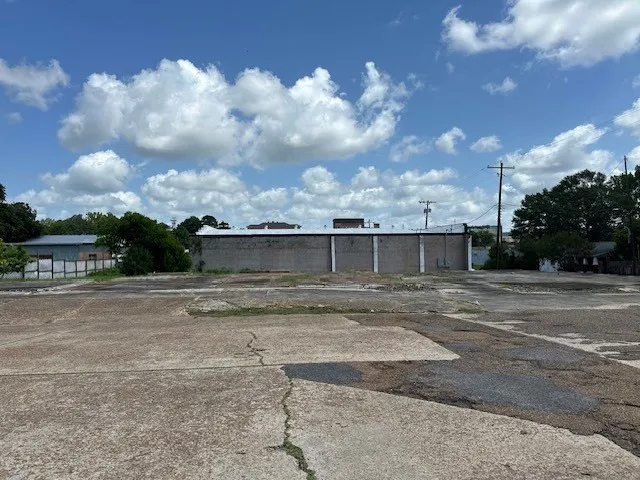 $25,000 | 200-208 5th Avenue, McComb, MS 39648