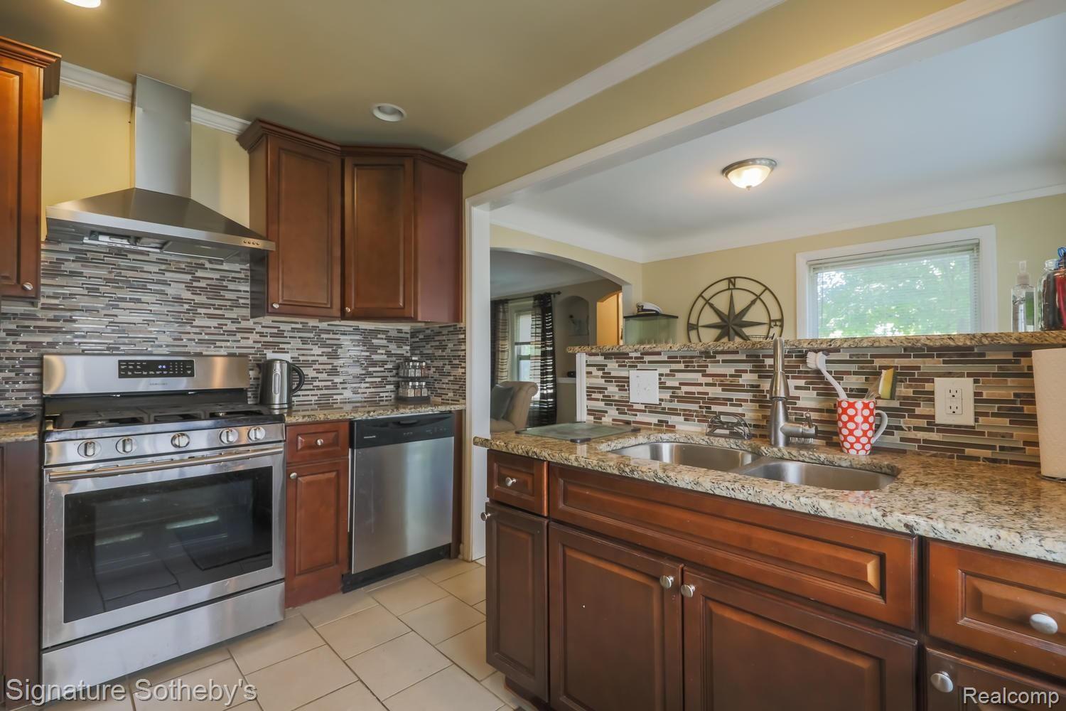 1380 Vernier Road Grosse Pointe, MI 48236 - Photo 12 of 37 1380 Vernier Rd Grosse Pointe-large-014-011-untitled 14 of 37-1500x1000-72dpi.jpg