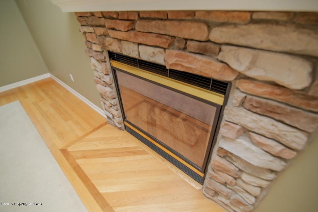 1760 Deer Path Road Easton, PA 18040 - Photo 12 of 29 12