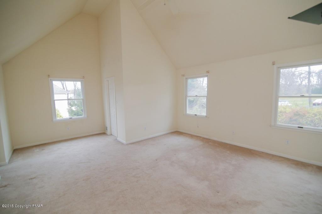 1760 Deer Path Road Easton, PA 18040 - Photo 15 of 29 15