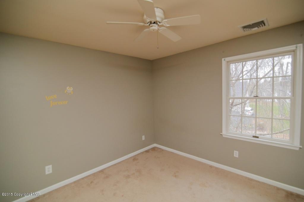 1760 Deer Path Road Easton, PA 18040 - Photo 18 of 29 18