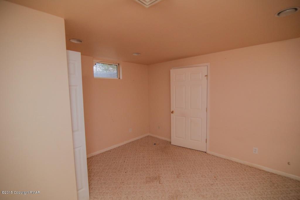1760 Deer Path Road Easton, PA 18040 - Photo 27 of 29 27