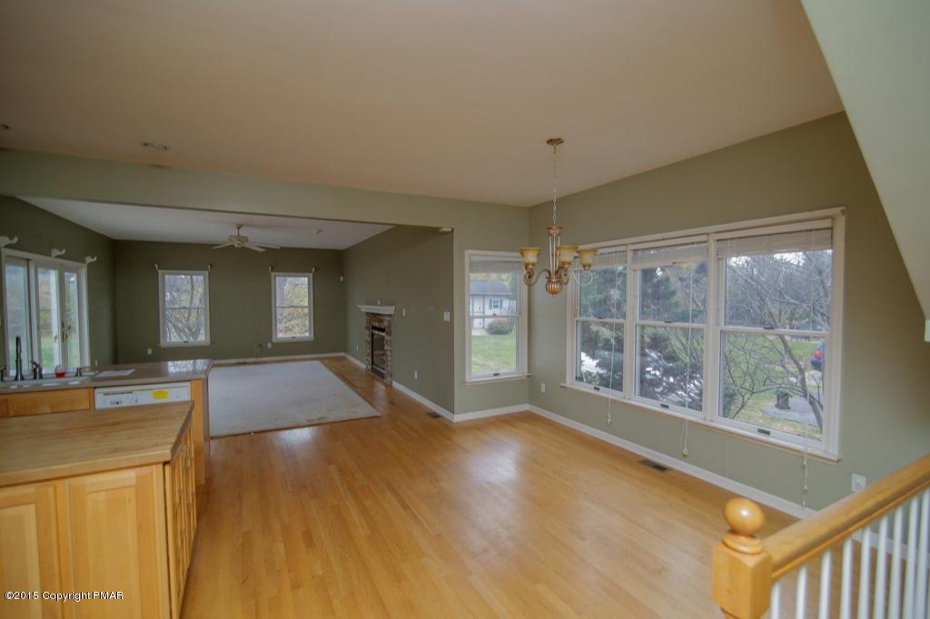 1760 Deer Path Road Easton, PA 18040 - Photo 6 of 29 06