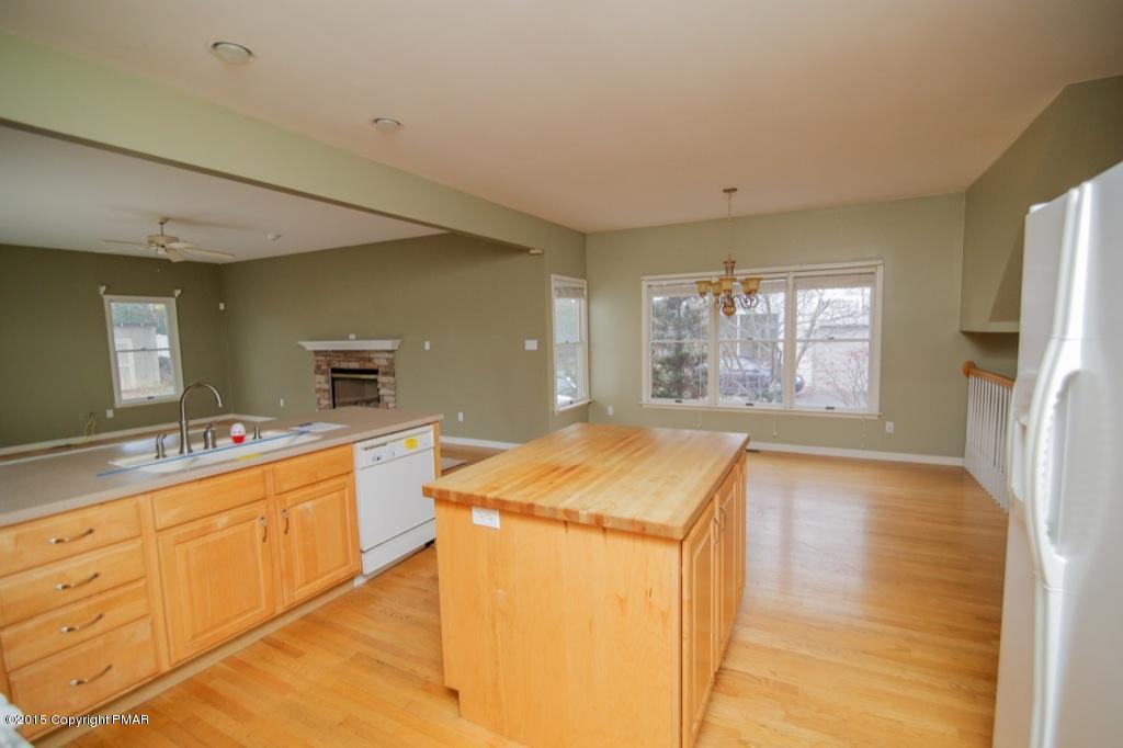 1760 Deer Path Road Easton, PA 18040 - Photo 9 of 29 09