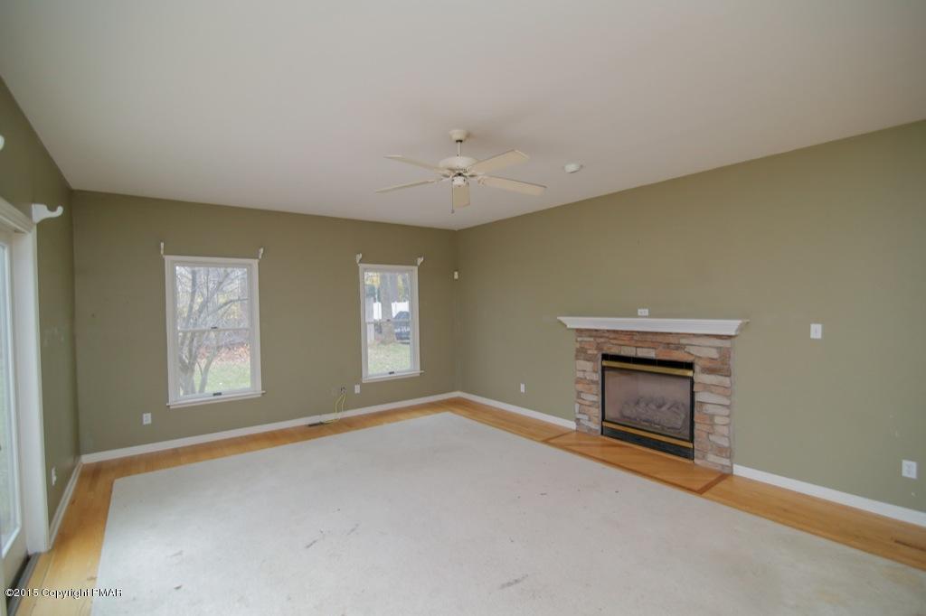 1760 Deer Path Road Easton, PA 18040 - Photo 10 of 29 10