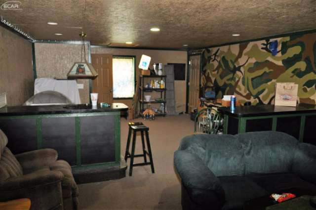 11226 Linden Road Linden, MI 48451 - Photo 18 of 21 21148522-17.JPG