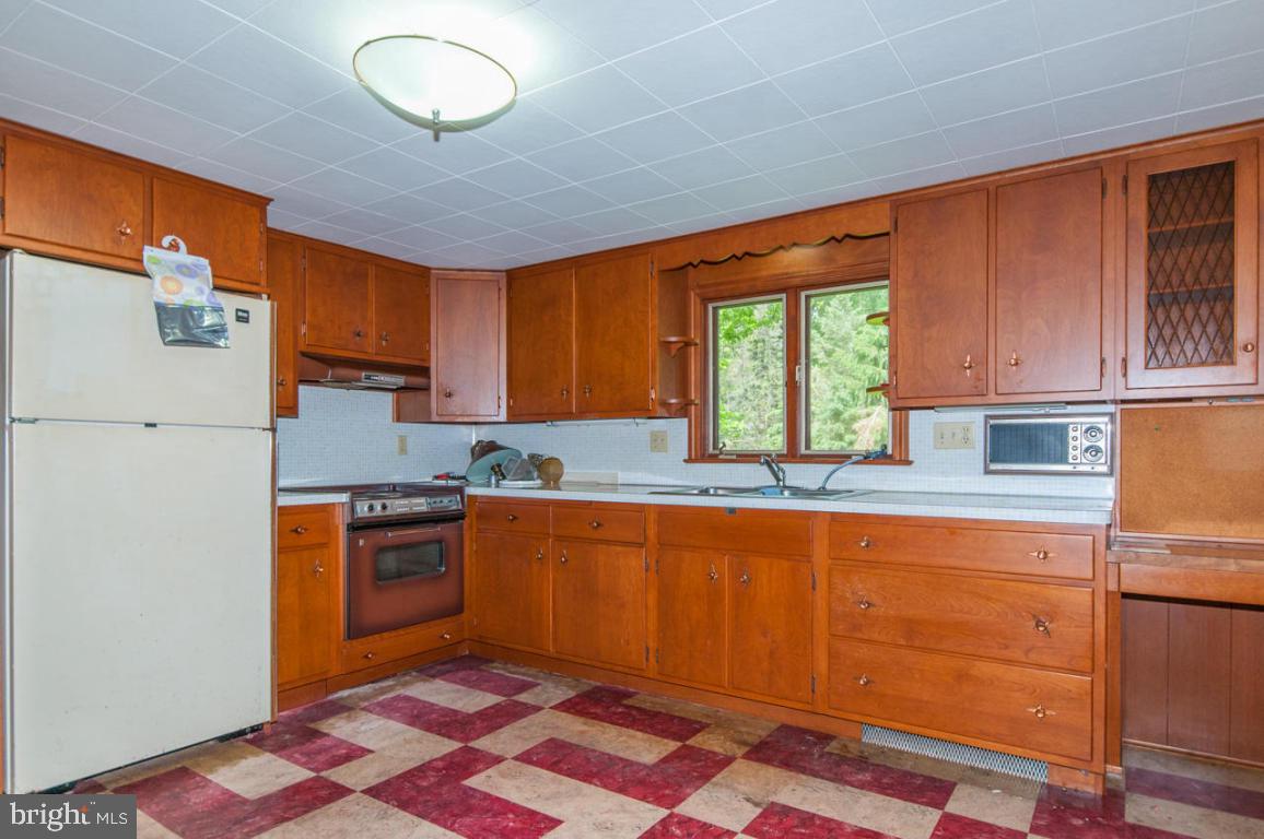 445 Mountain Road Denver, PA 17517 - Photo 5 of 16