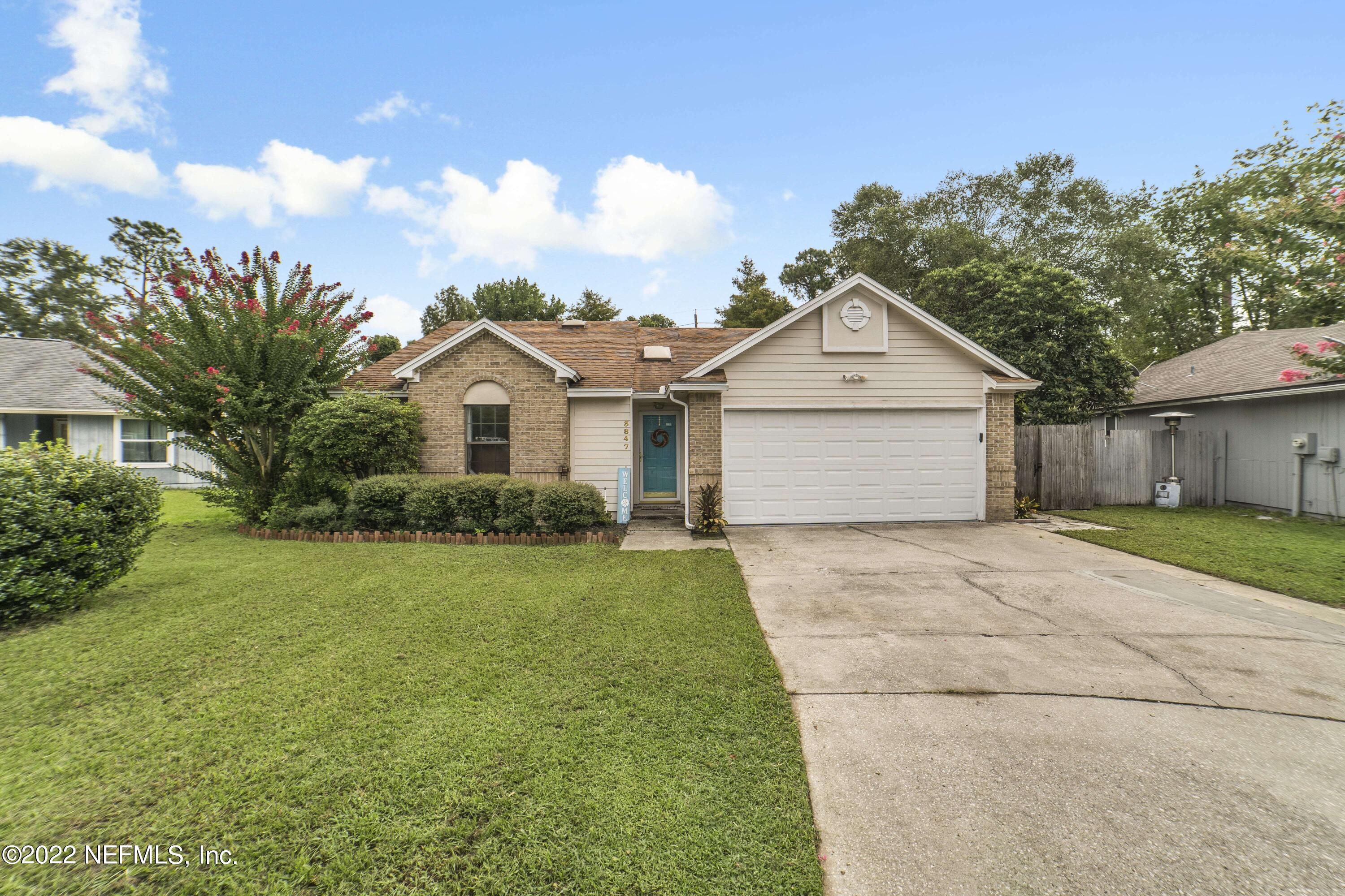 3847 Winter Berry Road East Jacksonville, FL 32210 - Photo 2 of 25 P2030200 -min