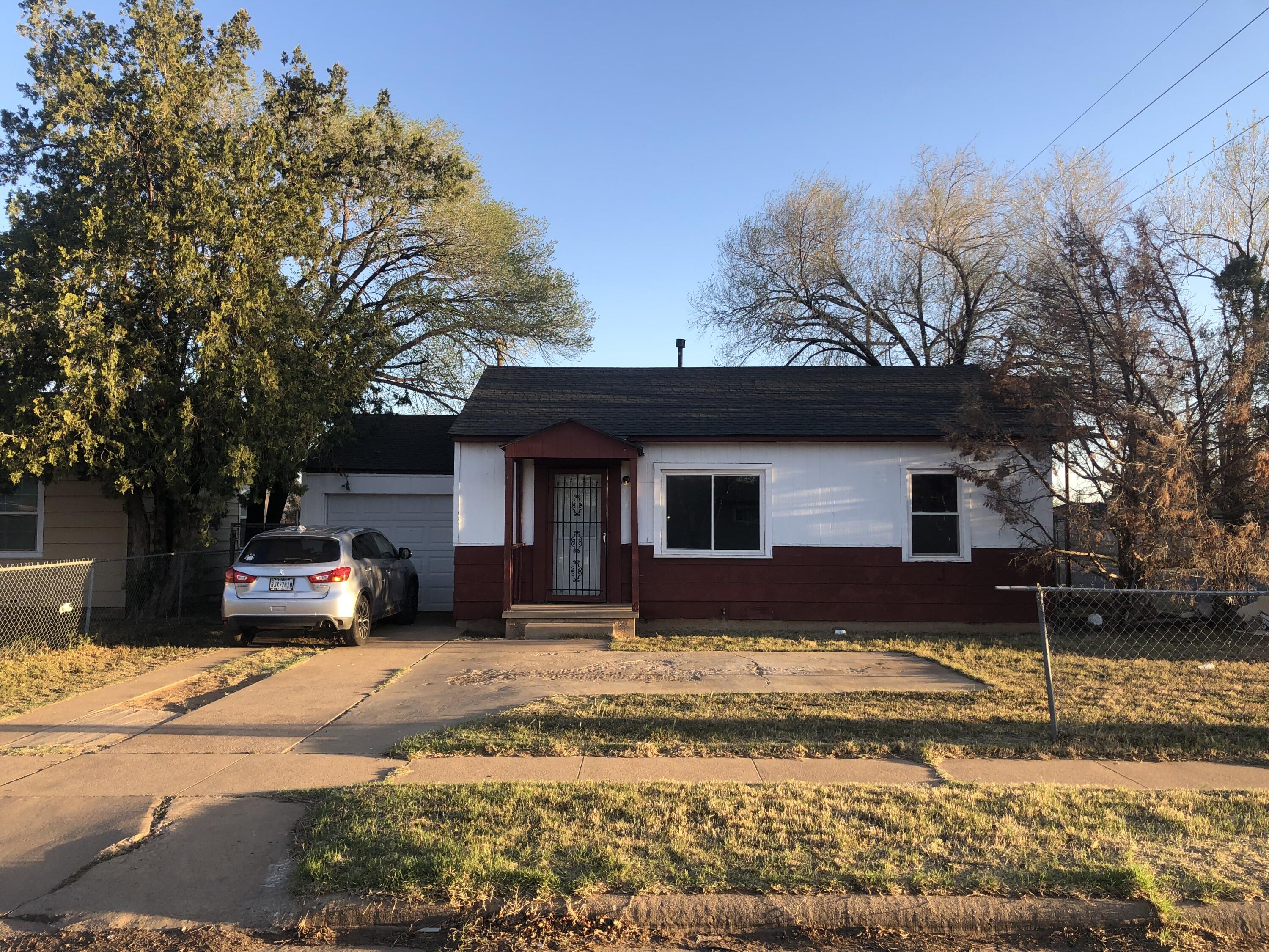 5107 40th Street Lubbock, TX 79414 - Photo 2 of 10 a house view with a outdoor space