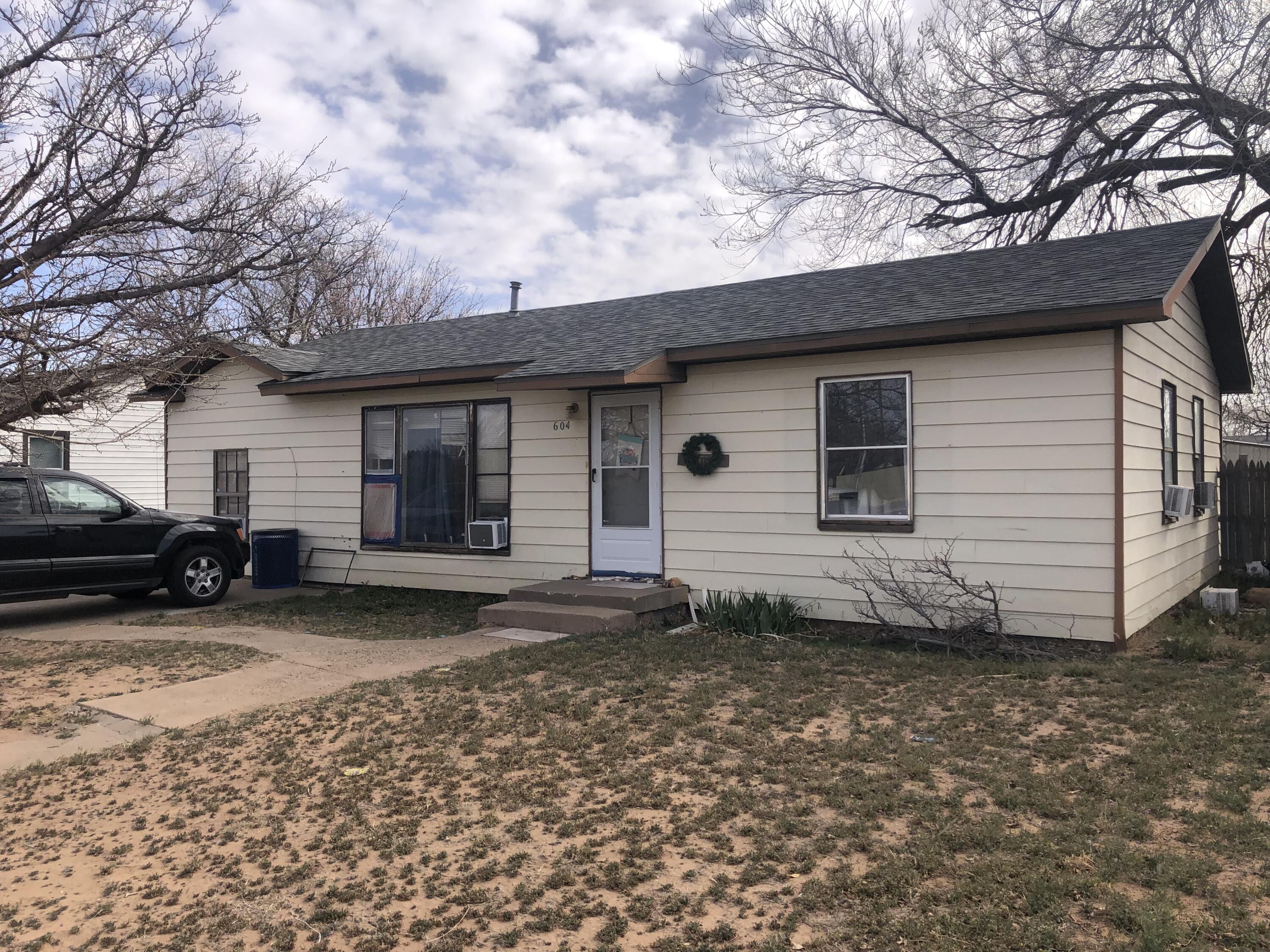 5107 40th Street Lubbock, TX 79414 - Photo 10 of 10 a backyard of a house