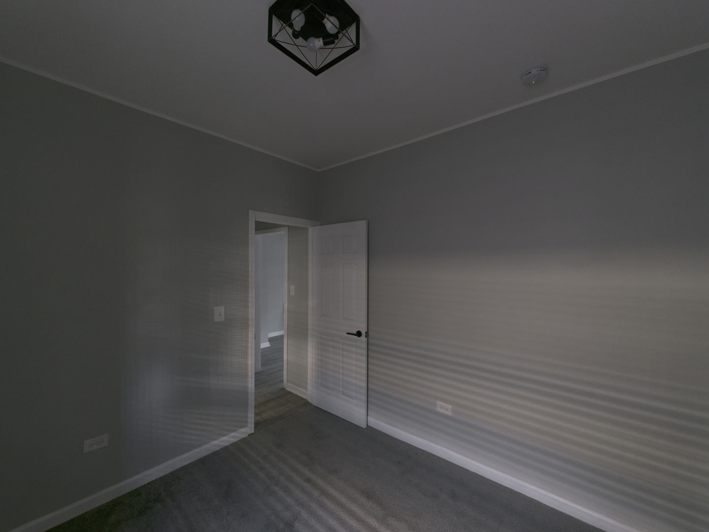 7425 South Perry Avenue Chicago, IL 60621 - Photo 8 of 16 an empty room with a empty space