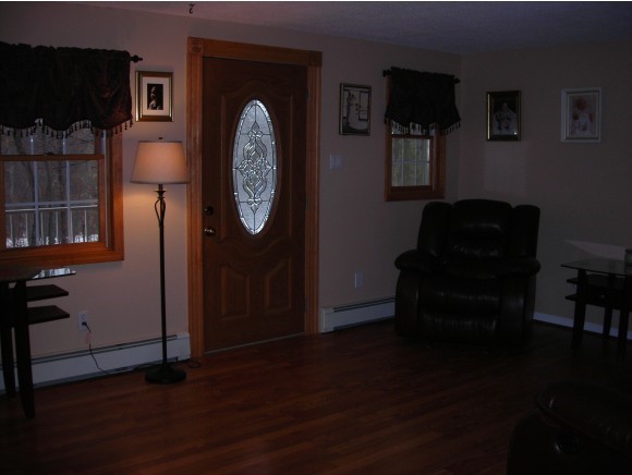 26 Floyd Road Derry, NH 03038 - Photo 11 of 36