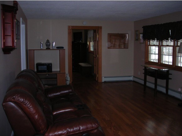 26 Floyd Road Derry, NH 03038 - Photo 12 of 36