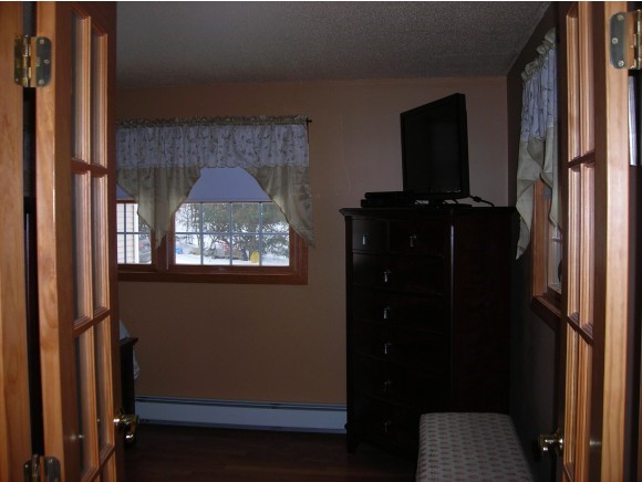 26 Floyd Road Derry, NH 03038 - Photo 21 of 36
