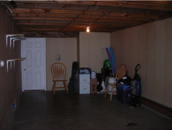 26 Floyd Road Derry, NH 03038 - Photo 27 of 36