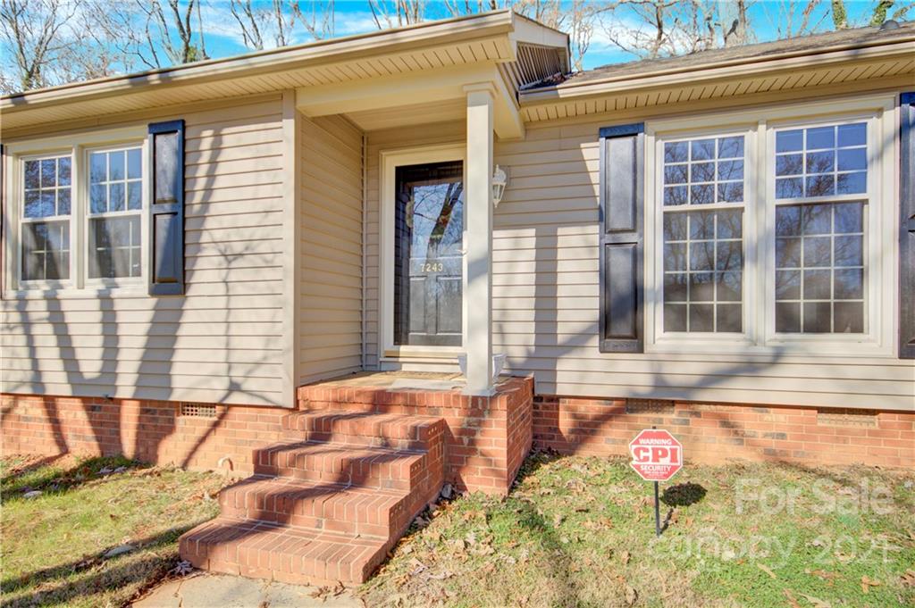 7243 Fox Hunt Road Charlotte, NC 28212 - Photo 3 of 34 a view of entrance front of house