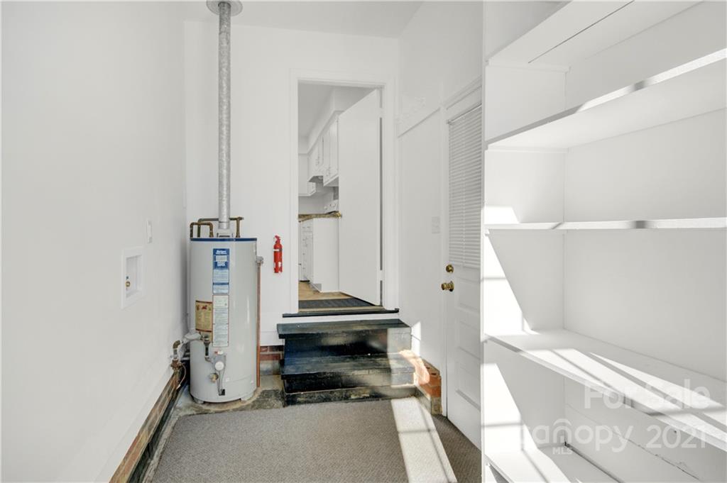 7243 Fox Hunt Road Charlotte, NC 28212 - Photo 26 of 34 a view of small space with racks