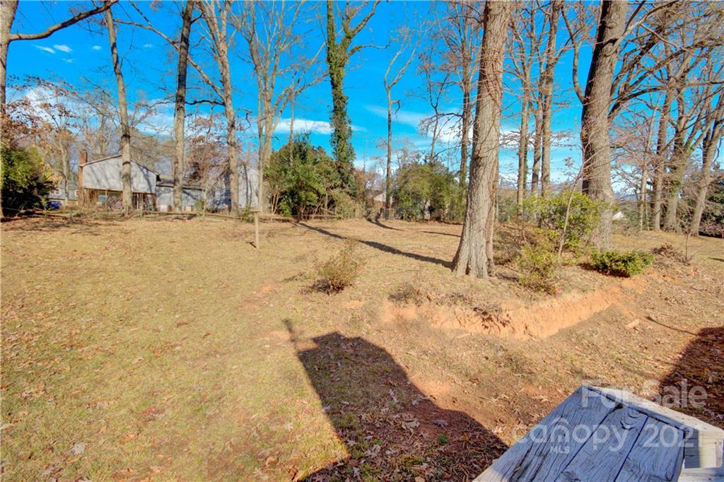 7243 Fox Hunt Road Charlotte, NC 28212 - Photo 29 of 34 a view of a backyard of the house