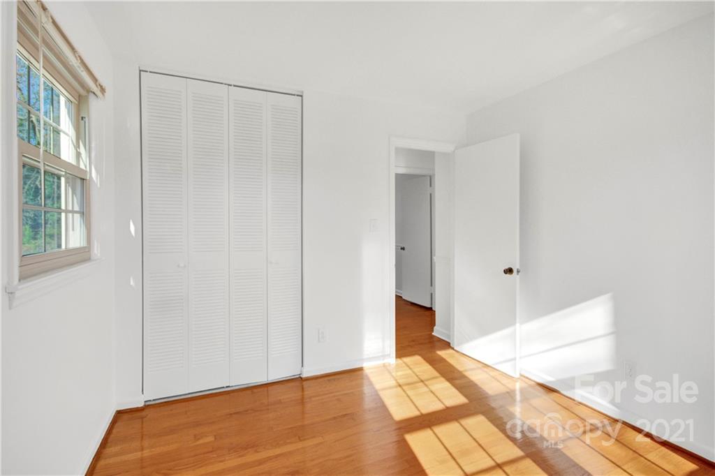 7243 Fox Hunt Road Charlotte, NC 28212 - Photo 9 of 34 a view of an empty room