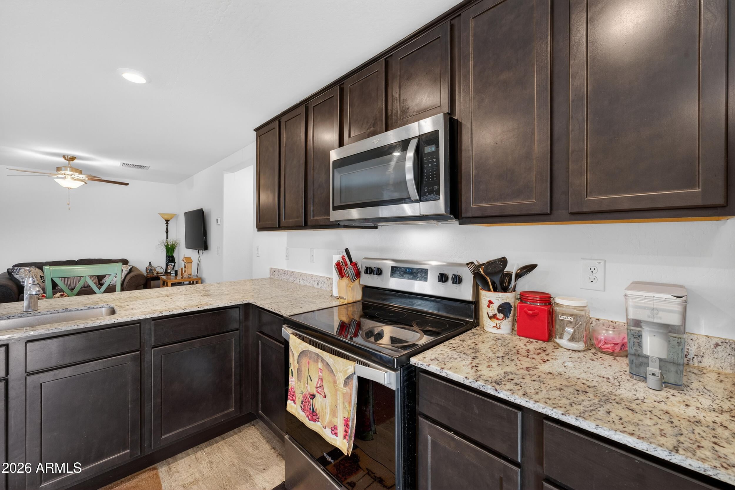 25815 West Coles Road Buckeye, AZ 85326 - Photo 15 of 32 Kitchen